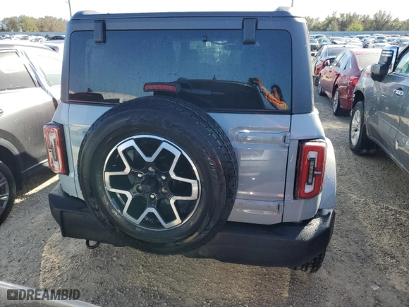 2024 Ford Bronco Outer Banks with VIN 1FMEE8BP2RLA07426, listed as a Copart auction lot 76207914 with 3,042 mi miles and Salvage Title. Bid and sale history available at carsss.com. Image 6.