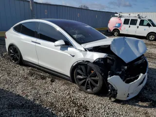 2017 Tesla Model X 90D with VIN 5YJXCBE21HF054304, listed as a Copart auction lot 48428795 with Not Provided miles and Clean Title. Bid and sale history available at carsss.com. Image 4.