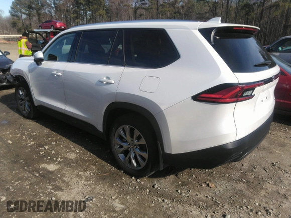 2024 Toyota Highlander XLE z VIN 5TDAAAA51RS004067, wystawiony jako IAAI lot #41421260 z przebiegiem 33 536 mil mil oraz . Historia ofert i sprzedaży dostępna na DreamBid. Obrazek 3.