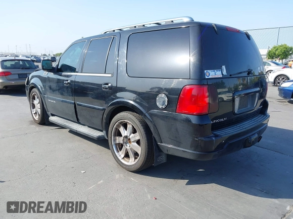 2005 Lincoln Navigator Luxury z VIN 5LMFU27505LJ07799, wystawiony jako IAAI lot #42426206 z przebiegiem 234 366 mil mil oraz . Historia ofert i sprzedaży dostępna na DreamBid. Obrazek 3.