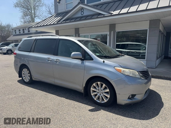 2011 Toyota Sienna XLE with VIN 5TDDK3DC3BS007297, listed as a Copart auction lot 55276405 with 208,274 mi miles and Clean Title. Bid and sale history available at DreamBid. Image 1.