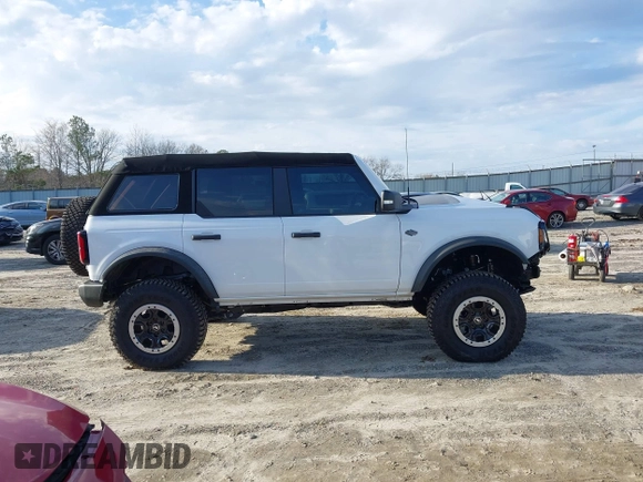2022 Ford Bronco with VIN 1FMEE5DP7NLB41371, listed as a IAAI auction lot 41575668 with 5,168 mi miles. Bid and sale history available at carsss.com. Image 13.