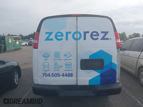 2018 Chevrolet Express Cargo z VIN 1GCZGHFG3J1343855, wystawiony jako IAAI lot #39483464 z przebiegiem 102 343 mil mil oraz . Historia ofert i sprzedaży dostępna na DreamBid. Obrazek 16.
