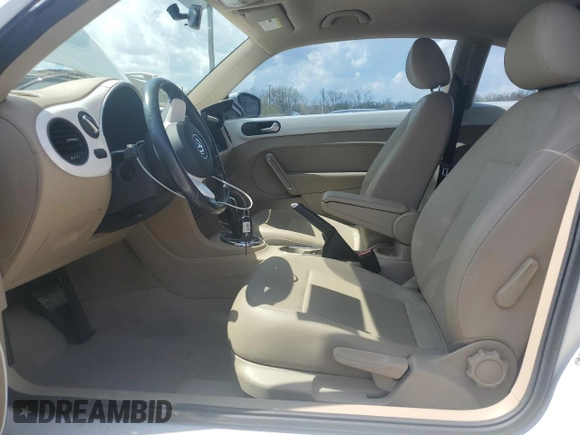 2013 Volkswagen Beetle 2.5L with VIN 3VWJP7ATXDM662072, listed as a Copart auction lot 52197655 with 86,725 mi miles and Non Repairable. Bid and sale history available at DreamBid. Image 7.