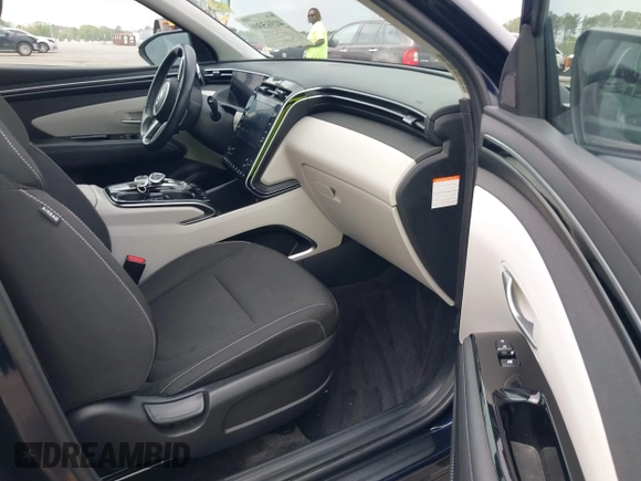 2022 Hyundai Tucson SEL Convenience with VIN KM8JFCA10NU049450, listed as a IAAI auction lot 41915300 with 23,584 mi miles and . Bid and sale history available at carsss.com. Image 5.