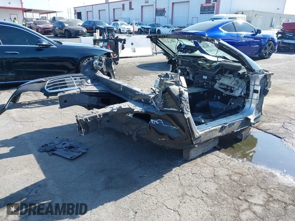 2017 Chevrolet Corvette 1LT with VIN 1G1YB2D72H5121877, listed as a IAAI auction lot 39965830 with Not provided miles and . Bid and sale history available at DreamBid. Image 4.