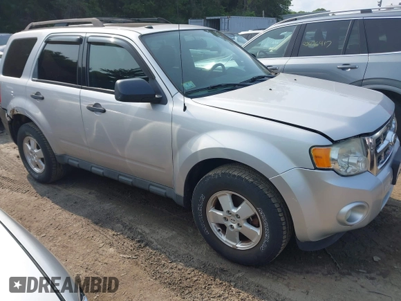 2012 Ford Escape XLT z VIN 1FMCU9DG6CKC70903, wystawiony jako IAAI lot #42425781 z przebiegiem 196 762 mil mil oraz . Historia ofert i sprzedaży dostępna na DreamBid. Obrazek 1.