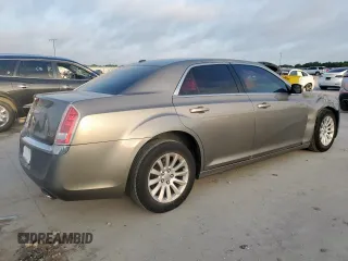 2014 Chrysler 300 z VIN 2C3CCAAG6EH175446, wystawiony jako Copart lot #59797265 z przebiegiem 119 765 mil mil oraz Szkoda całkowita • Salvage title. Historia ofert i sprzedaży dostępna na DreamBid. Obrazek 3.