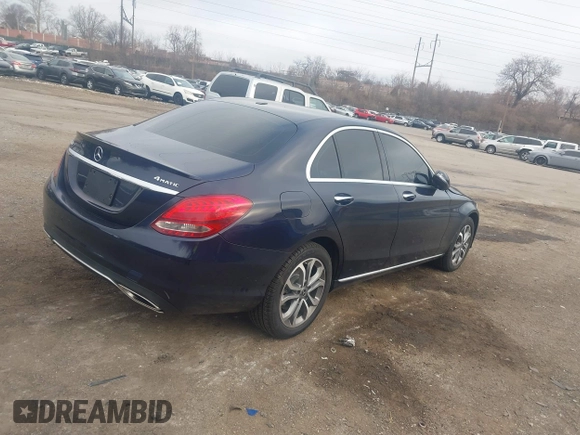 2018 Mercedes-Benz C 300 with VIN 55SWF4KB3JU246606, listed as a IAAI auction lot 41844444 with 39,687 mi miles and . Bid and sale history available at carsss.com. Image 4.