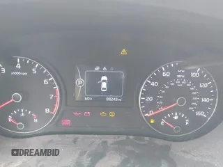 2017 Kia Optima LX z VIN KNAGT4L37H5160410, wystawiony jako IAAI lot #41906061 z przebiegiem 88 243 mil mil oraz . Historia ofert i sprzedaży dostępna na DreamBid. Obrazek 7.
