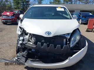 2017 Toyota Sienna XLE with VIN 5TDDZ3DC8HS176753, listed as a IAAI auction lot 41790405 with 81,450 mi miles and . Bid and sale history available at DreamBid. Image 13.