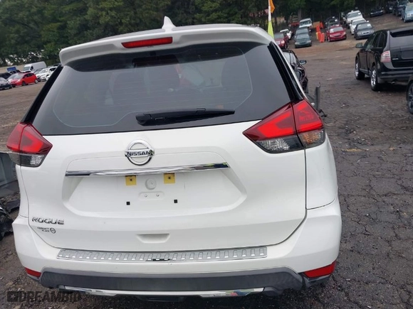2018 Nissan Rogue S with VIN KNMAT2MT1JP622708, listed as a IAAI auction lot 40343054 with 101,209 mi miles. Bid and sale history available at carsss.com. Image 17.