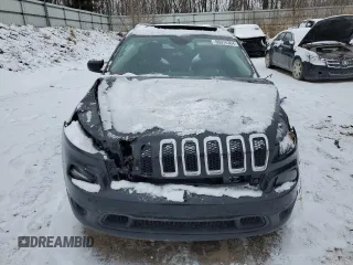 2017 Jeep Cherokee Latitude with VIN 1C4PJLCS3HW577804, listed as a Copart auction lot 86974364 with 92,744 mi miles and Clean Title. Bid and sale history available at carsss.com. Image 5.