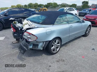 2008 Mercedes-Benz CLK 350 с VIN WDBTK56F28T088641, выставлен на аукционе IAAI как лот 41797102 с пробегом 136 971 миль миль и . История ставок и продаж доступна на DreamBid. Изображение 4.