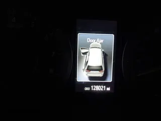 2018 Toyota Sienna XLE Auto Access Seat with VIN 5TDYZ3DC1JS960019, listed as a IAAI auction lot 41491992 with 128,021 mi miles. Bid and sale history available at carsss.com. Image 7.