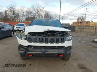 2024 Jeep Compass Trailhawk с VIN 3C4NJDDN7RT131393, выставлен на аукционе IAAI как лот 41217550 с пробегом 8 215 миль миль и . История ставок и продаж доступна на DreamBid. Изображение 12.