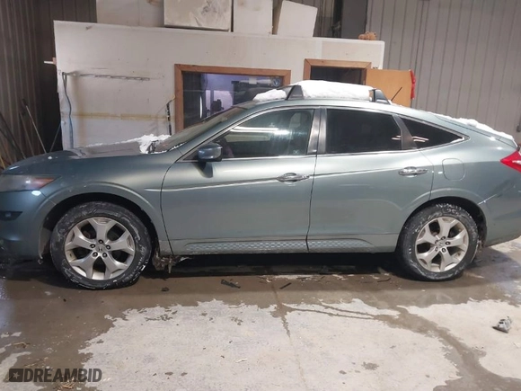 2010 Honda Accord Crosstour EX-L with VIN 5J6TF2H52AL015889, listed as a IAAI auction lot 41592337 with 203,357 mi miles. Bid and sale history available at carsss.com. Image 14.