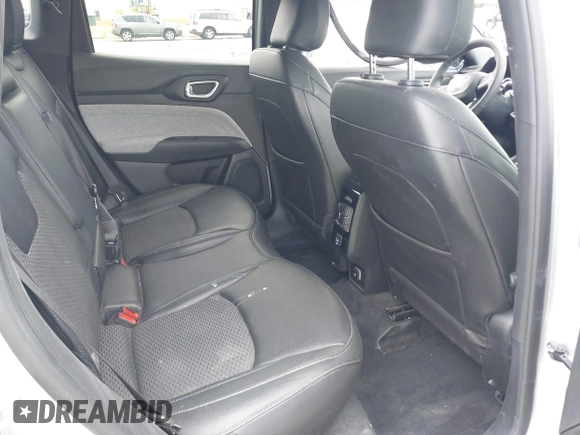 2024 Jeep Compass Latitude with VIN 3C4NJDBN6RT109646, listed as a IAAI auction lot 42017663 with 17,239 mi miles. Bid and sale history available at carsss.com. Image 8.