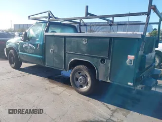 2005 Ford F-350 XL with VIN 1FDSF34585EA17178, listed as a IAAI auction lot 41501503 with 208,442 mi miles and . Bid and sale history available at DreamBid. Image 3.