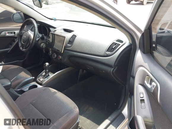 2011 Kia Forte SX с VIN KNAFW5A34B5334047, выставлен на аукционе IAAI как лот 42522792 с пробегом 103 000 миль миль и . История ставок и продаж доступна на DreamBid. Изображение 5.