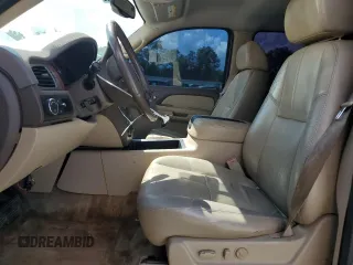 2007 GMC Yukon XL SLT z VIN 1GKFC16037R181233, wystawiony jako Copart lot #61639285 z przebiegiem 152 408 mil mil oraz Czysty tytuł • Clean title. Historia ofert i sprzedaży dostępna na DreamBid. Obrazek 7.