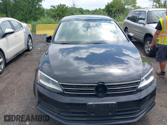 2015 Volkswagen Jetta SE with VIN 3VWD17AJ4FM238189, listed as a IAAI auction lot 42631257 with 92,561 mi miles and . Bid and sale history available at DreamBid. Image 6.