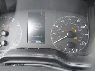 2024 Toyota Corolla LE z VIN 5YFB4MDE6RP131723, wystawiony jako IAAI lot #42399776 z przebiegiem 20 167 mil mil oraz . Historia ofert i sprzedaży dostępna na DreamBid. Obrazek 7.