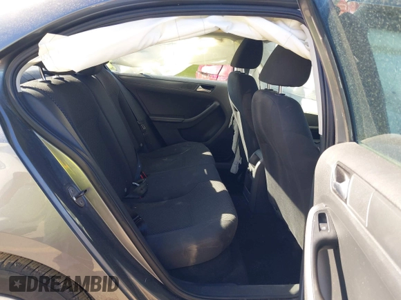 2014 Volkswagen Jetta S z VIN 3VW2K7AJ7EM275448, wystawiony jako IAAI lot #41835358 z przebiegiem 149 272 mil mil oraz . Historia ofert i sprzedaży dostępna na DreamBid. Obrazek 8.