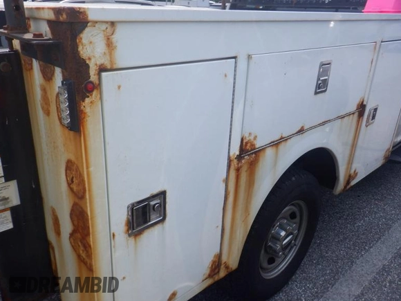 2017 Ford F-250 XL with VIN 1FD7X2B66HEF22553, listed as a IAAI auction lot 42631360 with 190,930 mi miles and . Bid and sale history available at DreamBid. Image 2.