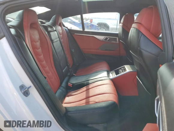 2021 BMW 8 Series 840i z VIN WBAGV4C00MCF65565, wystawiony jako Copart lot #72652692 z przebiegiem Nie podano mil oraz . Historia ofert i sprzedaży dostępna na DreamBid. Obrazek 10.