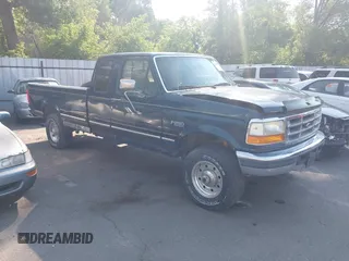 1997 Ford F-250 z VIN 1FTHX26G5VEC85917, wystawiony jako IAAI lot #42663721 z przebiegiem 154 677 mil mil oraz . Historia ofert i sprzedaży dostępna na DreamBid. Obrazek 1.