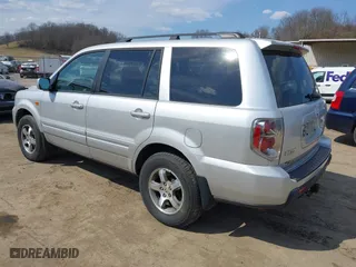 2008 Honda Pilot SE with VIN 5FNYF18388B018930, listed as a IAAI auction lot 41787945 with 236,890 mi miles. Bid and sale history available at carsss.com. Image 3.