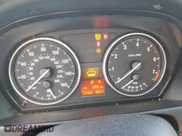 2014 BMW X1 sDrive28i with VIN WBAVM1C53EVW47331, listed as a Copart auction lot 47557195 with 127,494 mi miles and Salvage Title. Bid and sale history available at carsss.com. Image 9.