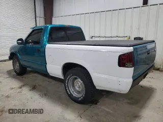 1994 GMC Sonoma with VIN 1GTCS1441RK520655, listed as a Copart auction lot 49956605 with 109,399 mi miles and Salvage Title. Bid and sale history available at DreamBid. Image 2.