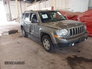 2014 Jeep Patriot Sport z VIN 1C4NJPBA1ED574012, wystawiony jako IAAI lot #42261192 z przebiegiem 103 868 mil mil oraz . Historia ofert i sprzedaży dostępna na DreamBid. Obrazek 1.