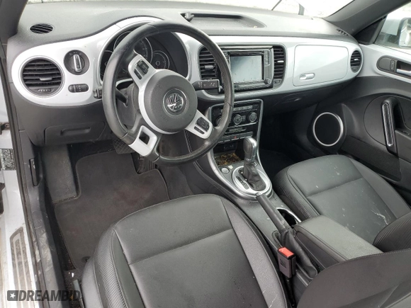 2019 Volkswagen Beetle SE with VIN 3VWJD7AT9KM709193, listed as a Copart auction lot 65305283 with NaN miles. Bid and sale history available at carsss.com. Image 8.