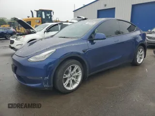 2022 Tesla Model Y Long Range z VIN 7SAYGDEE3NF425640, wystawiony jako Copart lot #56846085 z przebiegiem 77 955 mil mil oraz Szkoda całkowita • Salvage title. Historia ofert i sprzedaży dostępna na DreamBid. Obrazek 1.