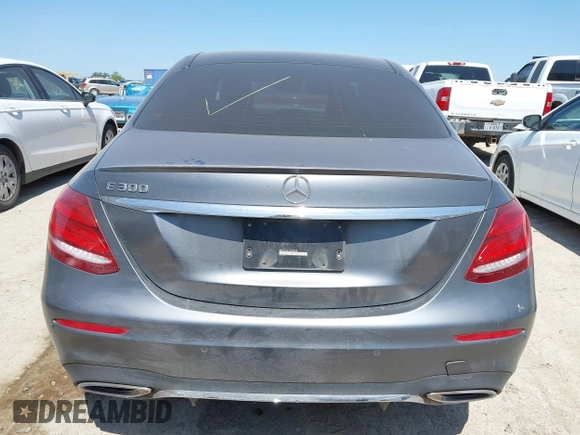 2018 Mercedes-Benz E-Class E 300 with VIN WDDZF4JB1JA365754, listed as a IAAI auction lot 41992681 with 88,203 mi miles. Bid and sale history available at carsss.com. Image 16.