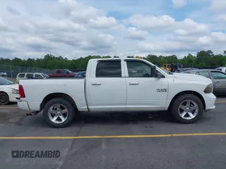 2018 Ram 1500 Express z VIN 3C6RR6KG5JG194863, wystawiony jako IAAI lot #42133048 z przebiegiem 151 614 mil mil oraz . Historia ofert i sprzedaży dostępna na DreamBid. Obrazek 13.