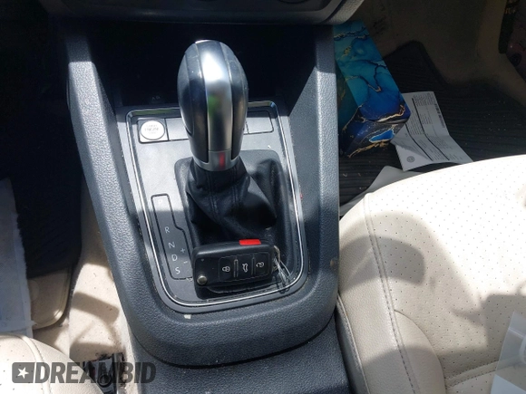 2015 Volkswagen Jetta SE with VIN 3VWD17AJ7FM303892, listed as a IAAI auction lot 42386050 with 50,998 mi miles and . Bid and sale history available at DreamBid. Image 11.