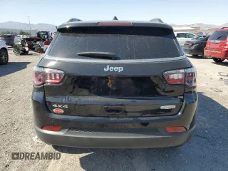 2023 Jeep Compass Latitude Lux z VIN 3C4NJDFNXPT522385, wystawiony jako Copart lot #57990555 z przebiegiem 28 159 mil mil oraz Szkoda całkowita • Salvage title. Historia ofert i sprzedaży dostępna na DreamBid. Obrazek 6.