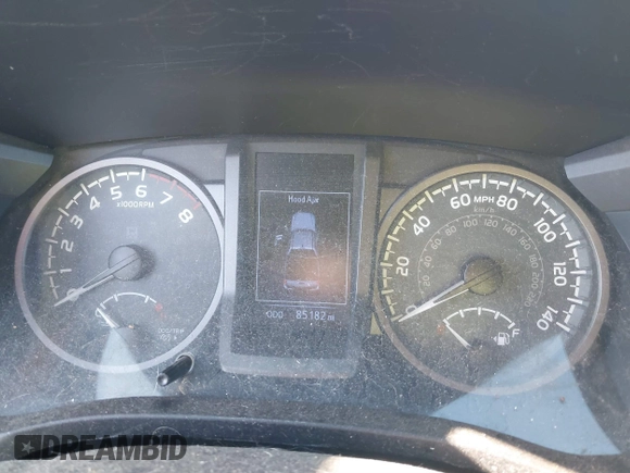 2018 Toyota Tacoma SR z VIN 3TMCZ5AN7JM125425, wystawiony jako IAAI lot #40459066 z przebiegiem 85 182 mil mil oraz . Historia ofert i sprzedaży dostępna na DreamBid. Obrazek 7.