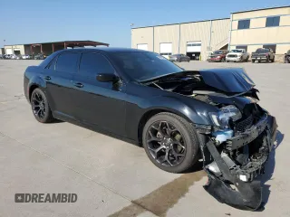 2020 Chrysler 300 S z VIN 2C3CCABG6LH137405, wystawiony jako Copart lot #73434754 z przebiegiem 68 064 mil mil oraz Czysty tytuł • Clean title. Historia ofert i sprzedaży dostępna na DreamBid. Obrazek 4.