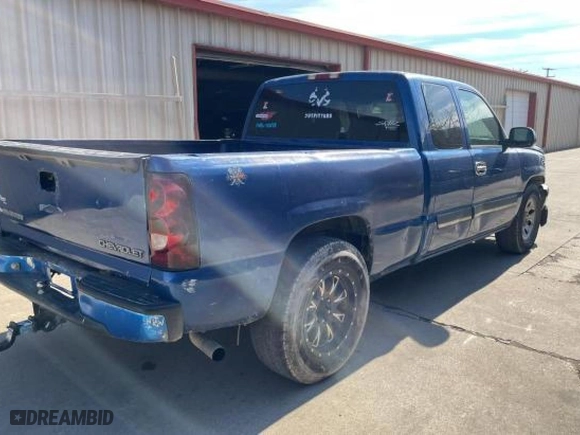 2004 Chevrolet Silverado 1500 with VIN 2GCEC19V041301251, listed as a Copart auction lot 89117805 with 314,227 mi miles and Clean Title. Bid and sale history available at carsss.com. Image 4.
