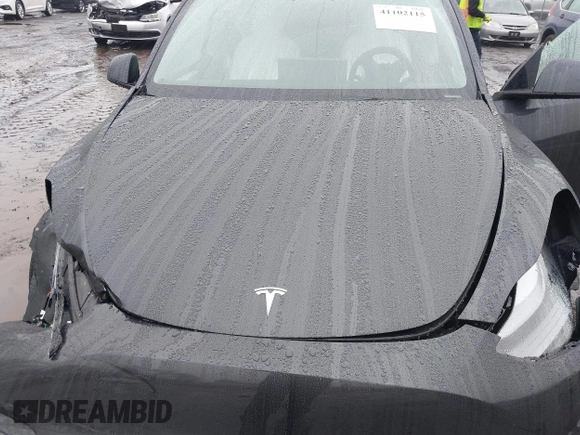 2025 Tesla Model Y Long Range with VIN 7SAYGDED6SF226035, listed as a IAAI auction lot 41102115 with Not Provided miles and . Bid and sale history available at DreamBid. Image 10.