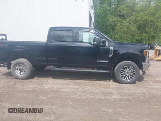 2018 Ford F-350 Platinum z VIN 1FT7W3BT0JEB33268, wystawiony jako IAAI lot #41994493 z przebiegiem 102 189 mil mil oraz . Historia ofert i sprzedaży dostępna na DreamBid. Obrazek 14.