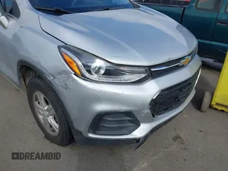 2017 Chevrolet Trax LT z VIN 3GNCJPSB8HL233373, wystawiony jako IAAI lot #40833250 z przebiegiem 117 569 mil mil oraz . Historia ofert i sprzedaży dostępna na DreamBid. Obrazek 6.