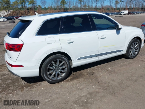 2018 Audi Q7 Premium Plus with VIN WA1LHAF71JD003915, listed as a IAAI auction lot 41837673 with 83,133 mi miles. Bid and sale history available at carsss.com. Image 4.