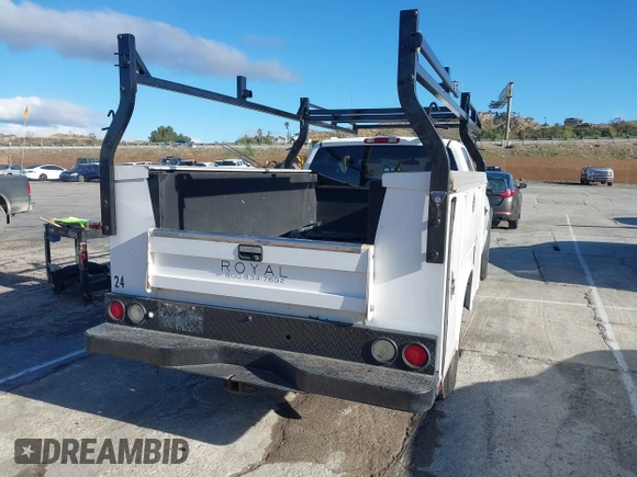 2007 Chevrolet Silverado 1500 with VIN 1GBHC29D37E134322, listed as a IAAI auction lot 41794042 with 206,020 mi miles and . Bid and sale history available at DreamBid. Image 4.