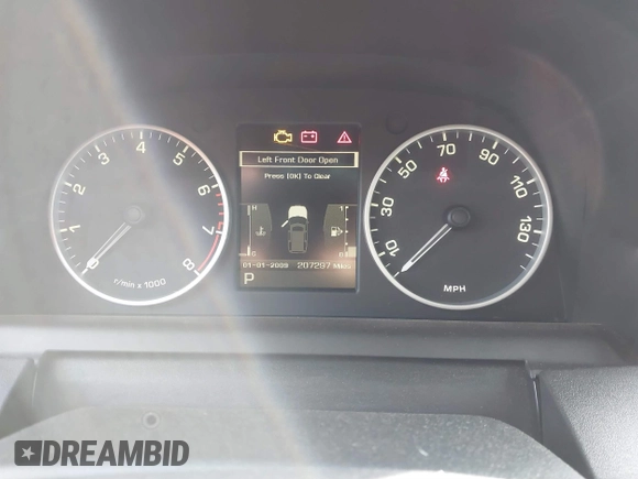 2010 Land Rover LR4 Lux z VIN SALAK2D4XAA545523, wystawiony jako IAAI lot #41878104 z przebiegiem 207 297 mil mil oraz . Historia ofert i sprzedaży dostępna na DreamBid. Obrazek 7.
